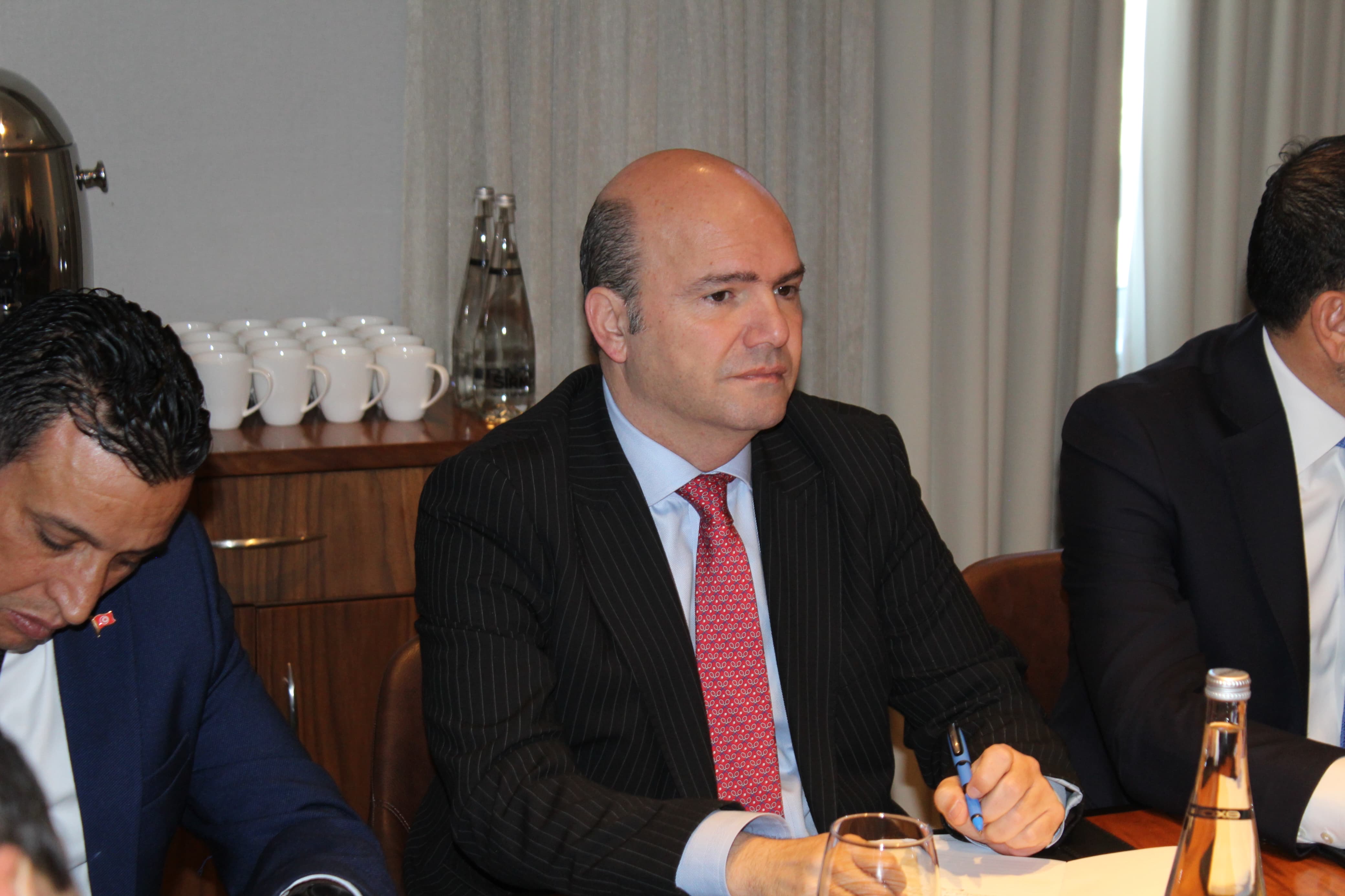 Madar Al-Saa Images 0.9617032364800537