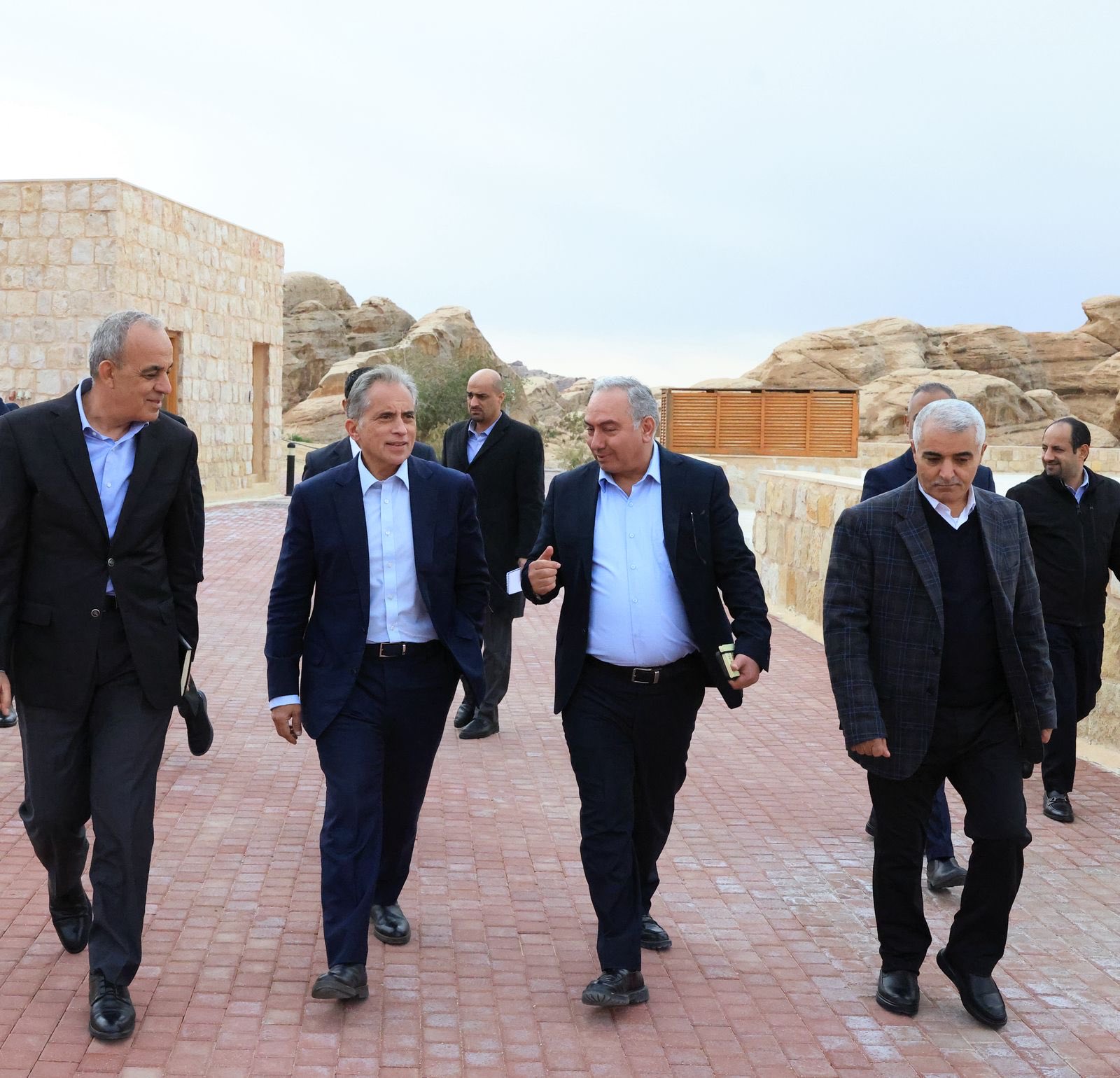 Madar Al-Saa Images 0.08930266527745423