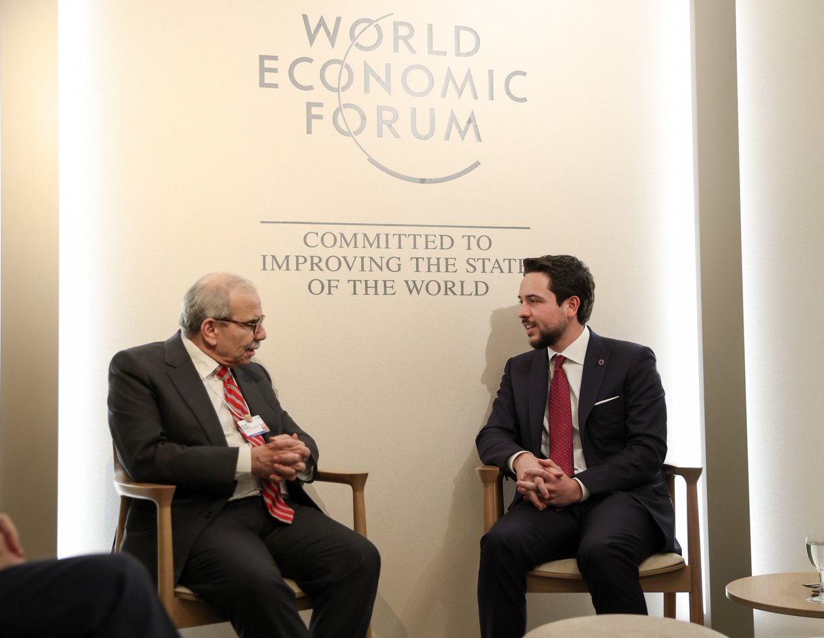 Madar Al-Saa Images 0.8851763060304175