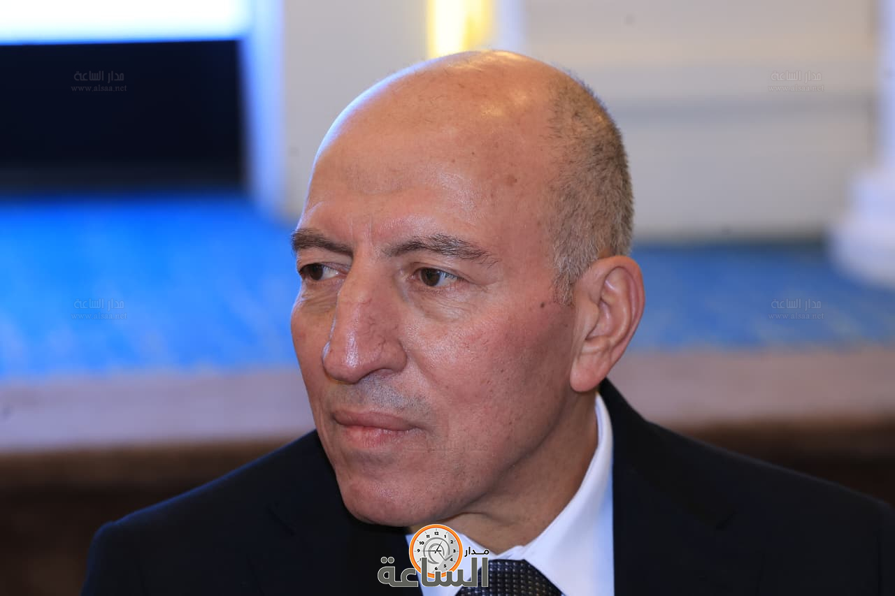 Madar Al-Saa Images 0.3245748711676879