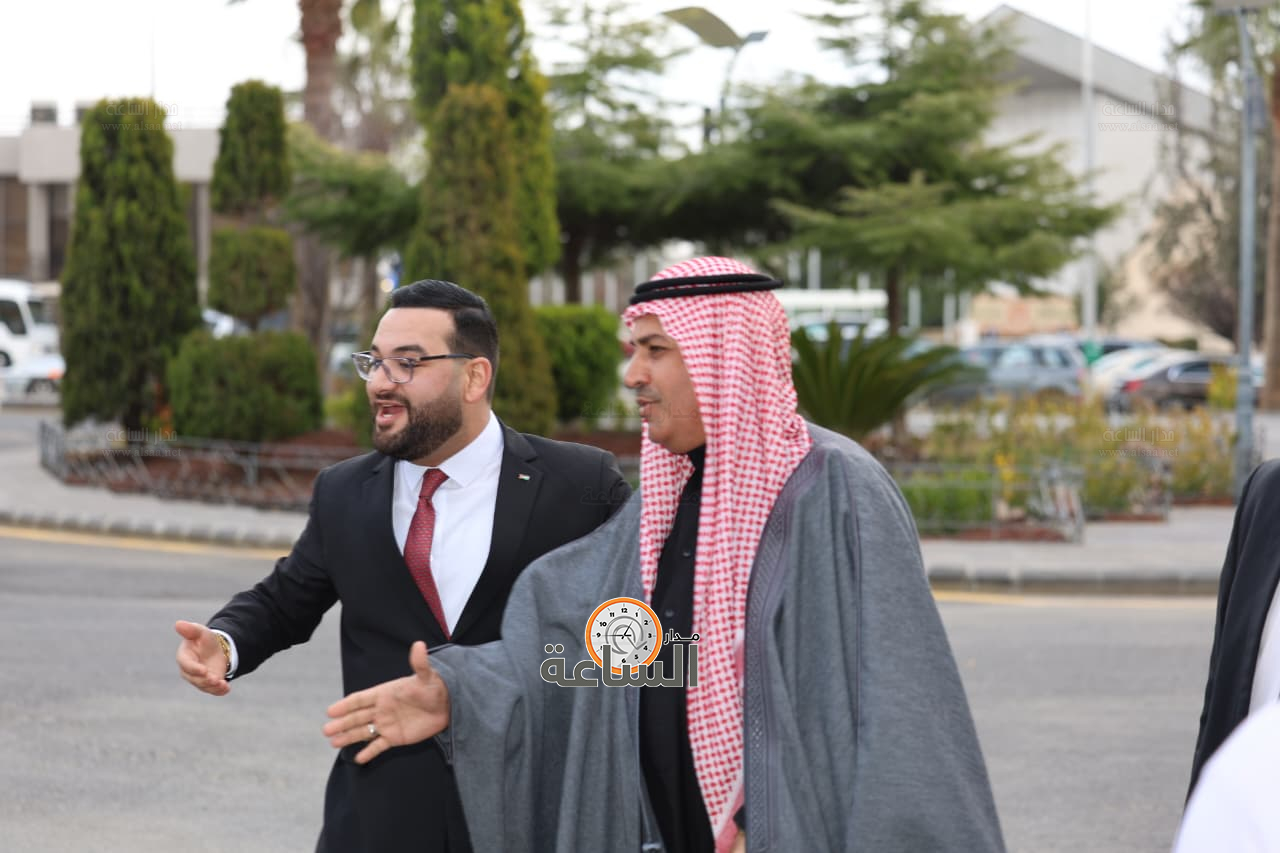 Madar Al-Saa Images 0.22940844437771346