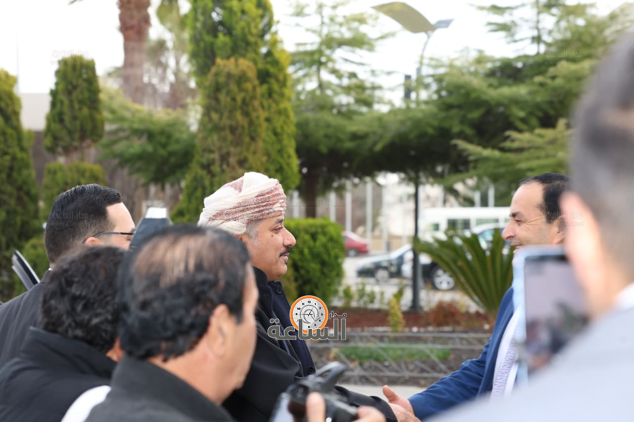 Madar Al-Saa Images 0.713335756654621