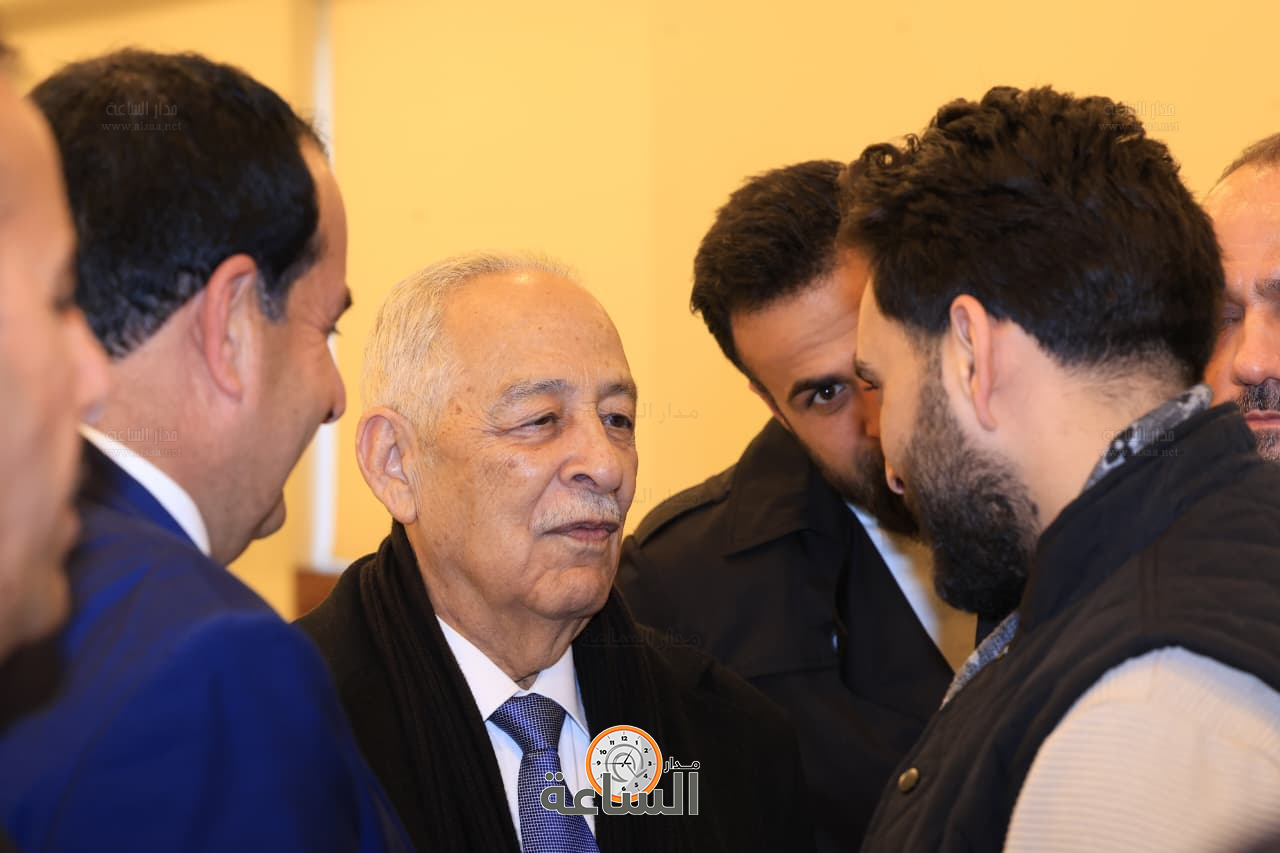 Madar Al-Saa Images 0.6145825125640179