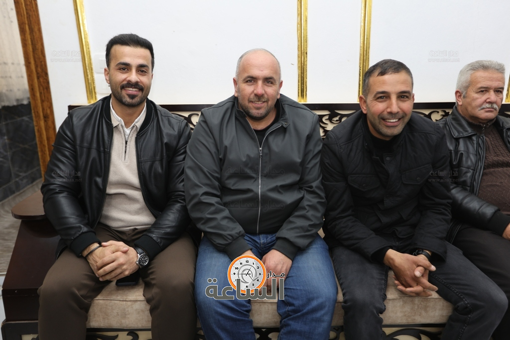 Madar Al-Saa Images 0.8725490471550046