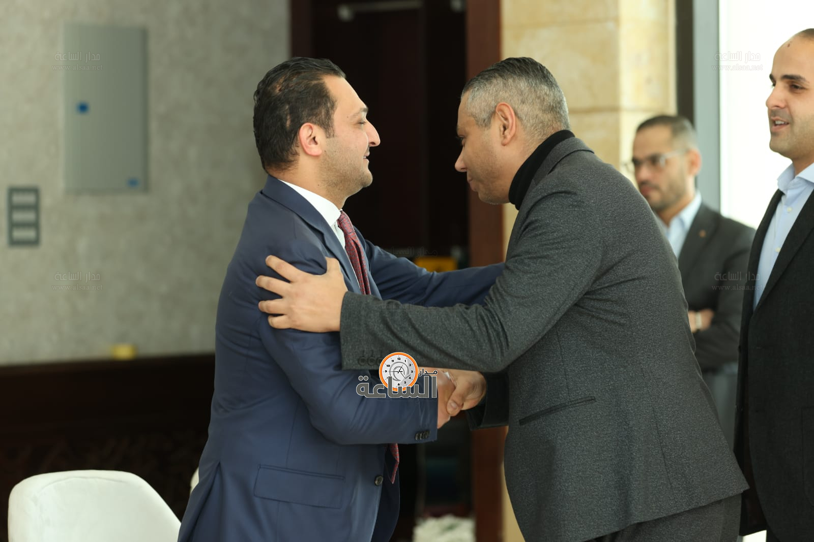 Madar Al-Saa Images 0.5168055117416983