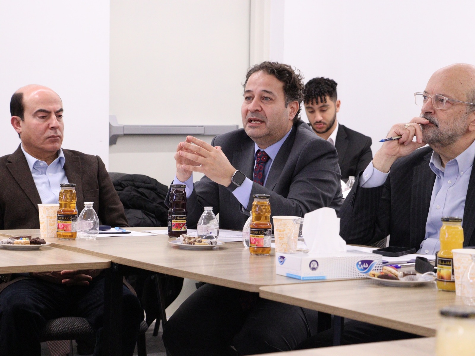 Madar Al-Saa Images 0.9004012862961398