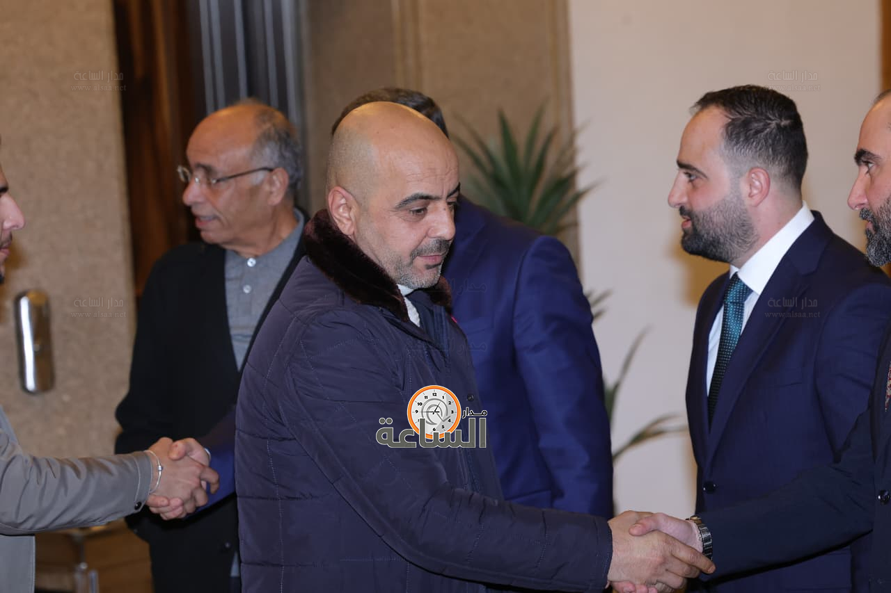 Madar Al-Saa Images 0.01847562739485209