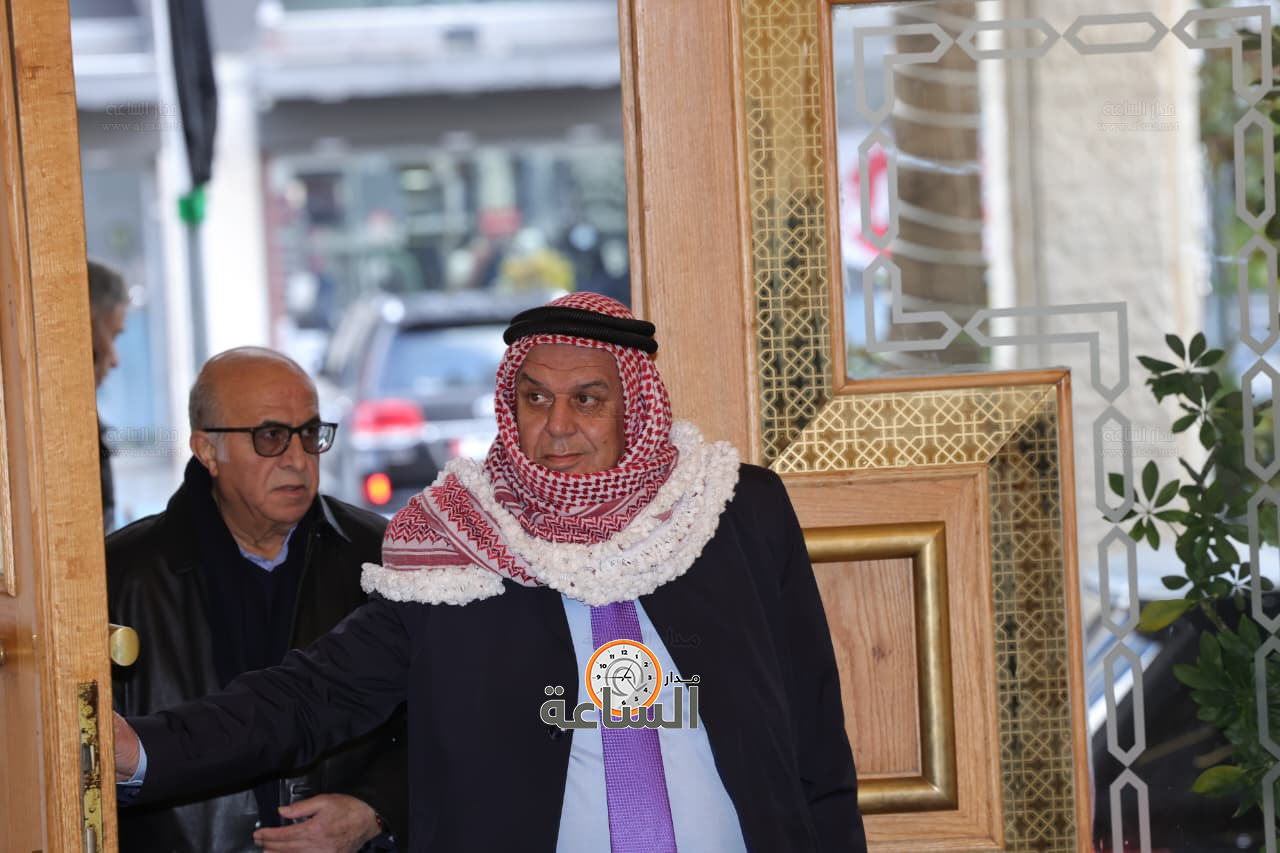 Madar Al-Saa Images 0.709055677109632