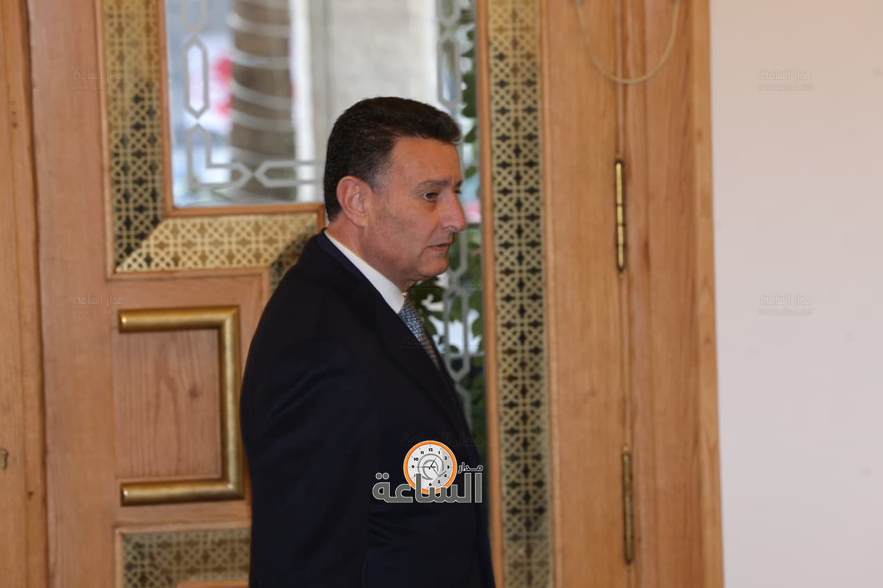 Madar Al-Saa Images 0.570017729210288