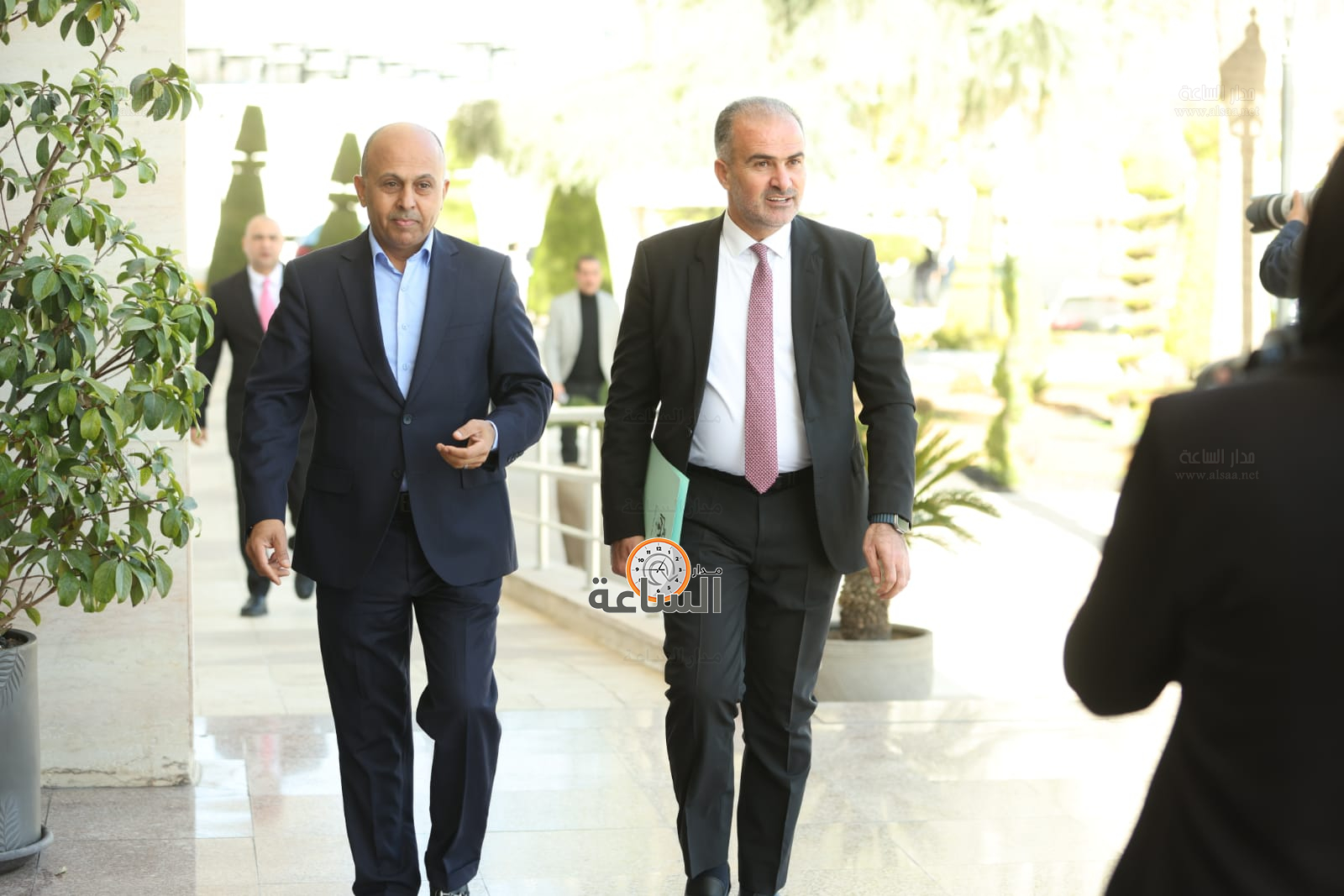 Madar Al-Saa Images 0.2483804375567581