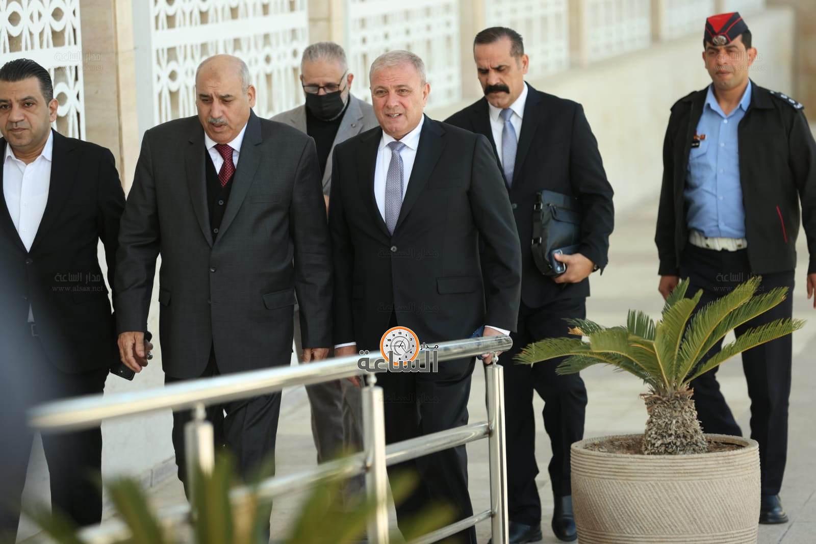 Madar Al-Saa Images 0.6791937355525267