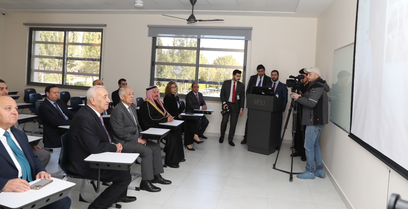 Madar Al-Saa Images 0.6042990695899835