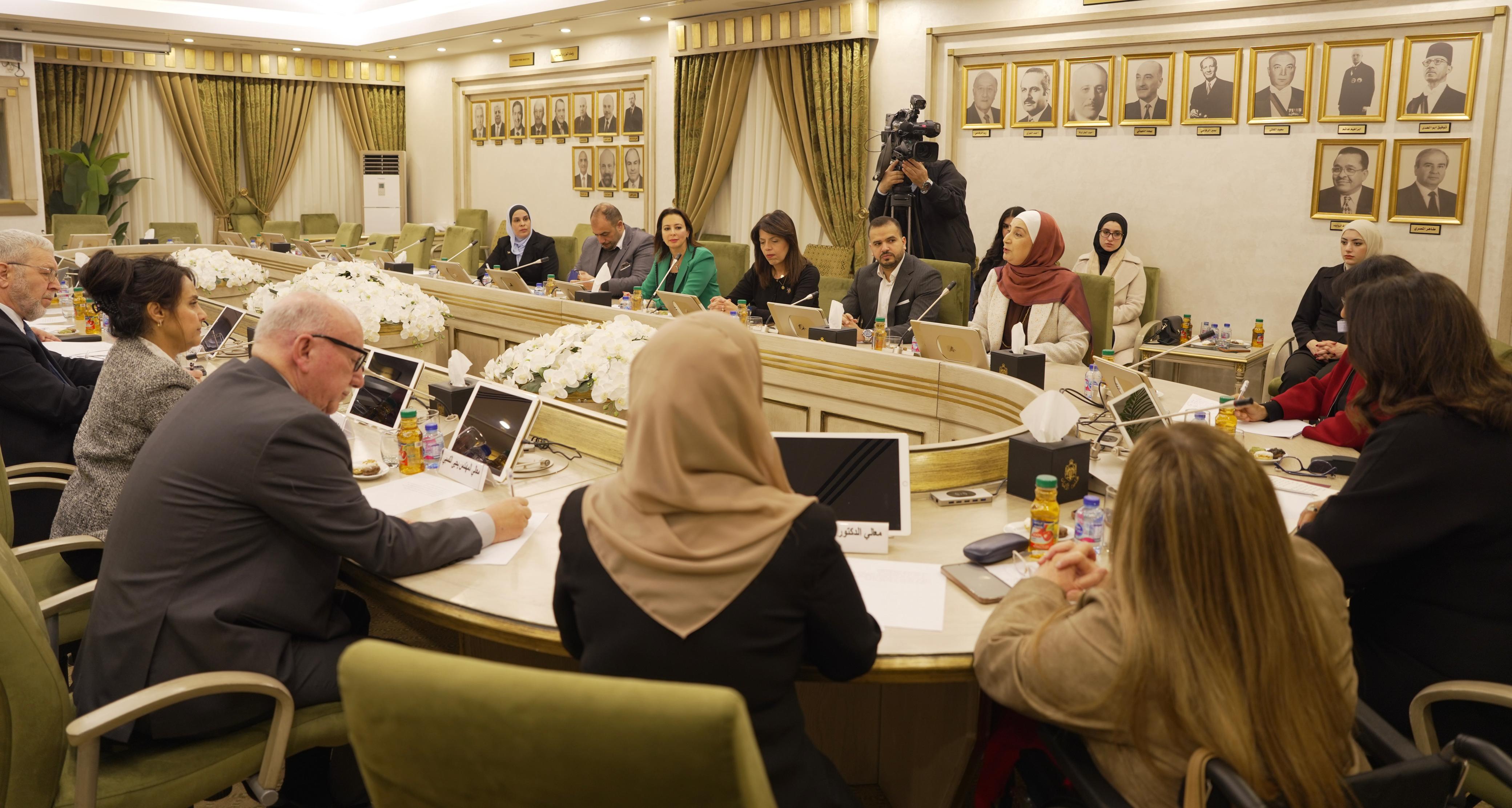 Madar Al-Saa Images 0.834809874448218