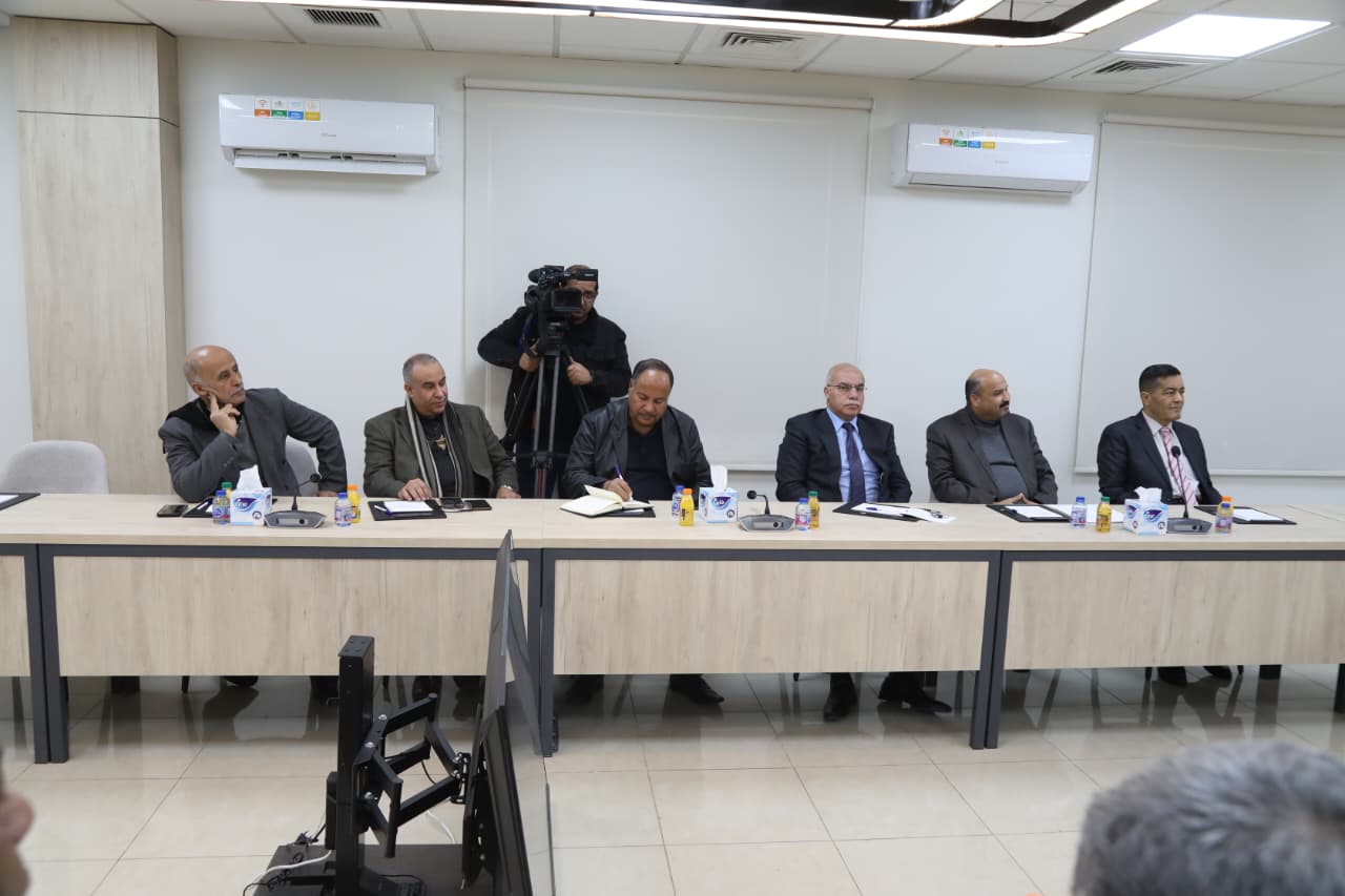 Madar Al-Saa Images 0.4322874902511995