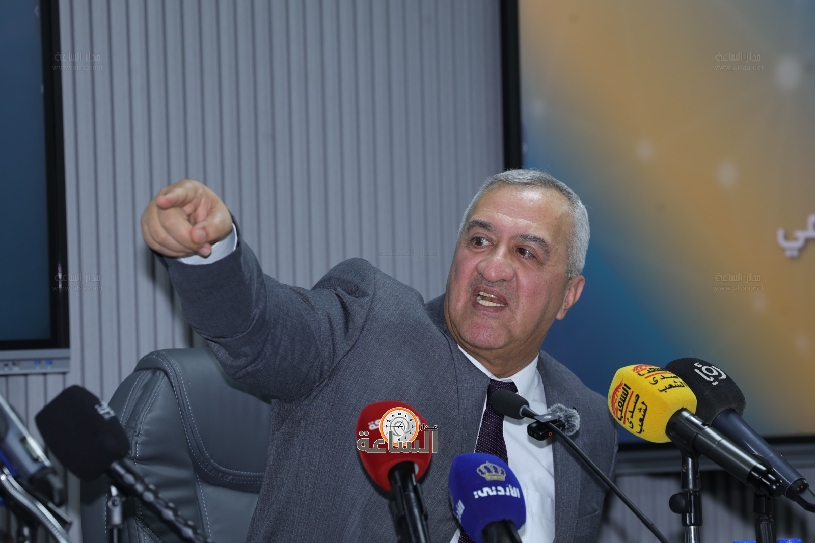 Madar Al-Saa Images 0.9951892278568087