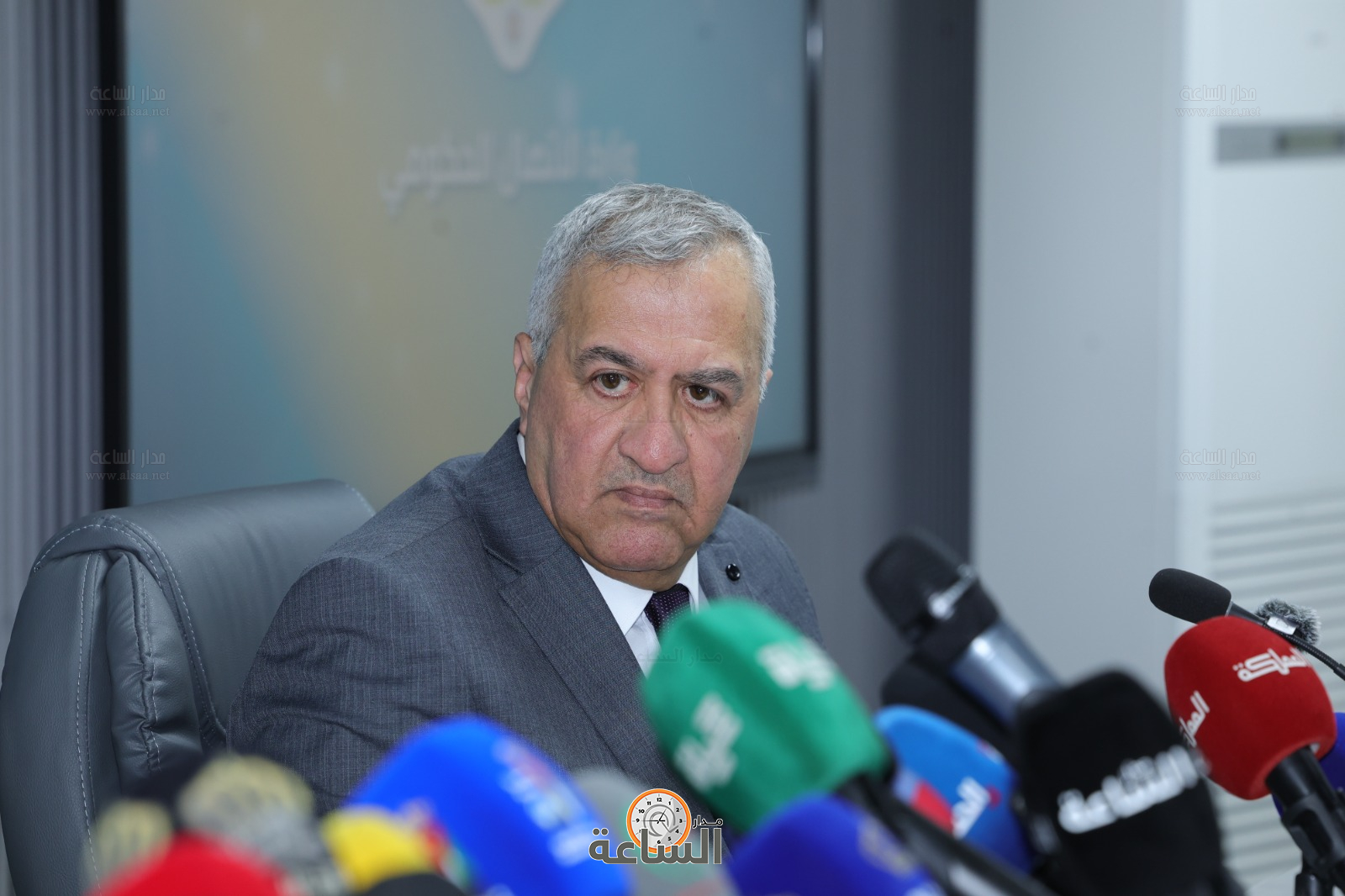 Madar Al-Saa Images 0.38833153327952286