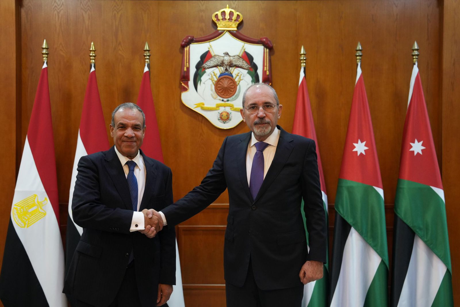 Madar Al-Saa Images 0.07210765613831693