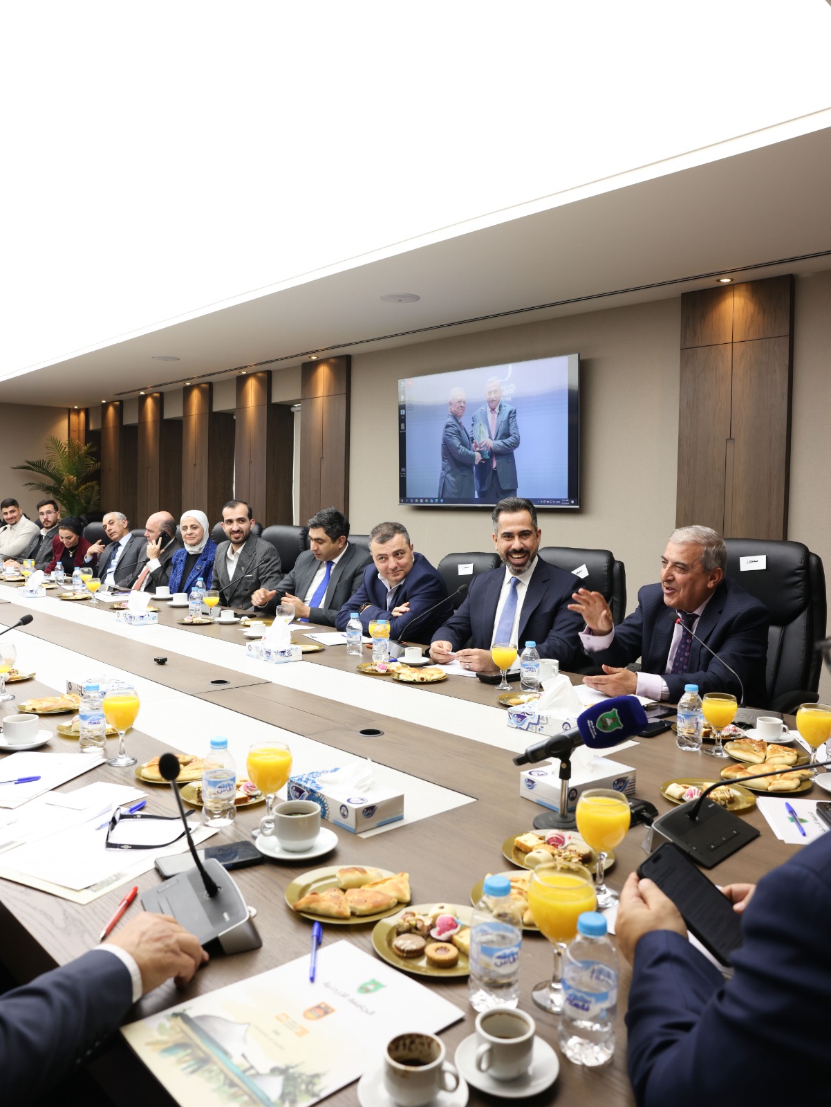 Madar Al-Saa Images 0.5557905815215765