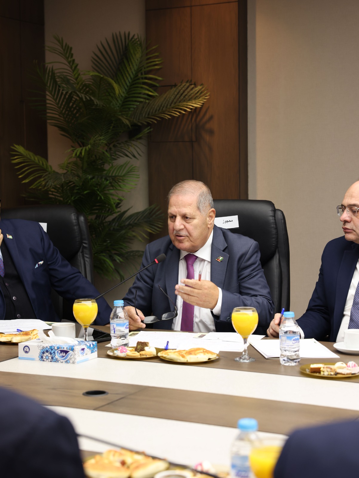 Madar Al-Saa Images 0.8018224165399658