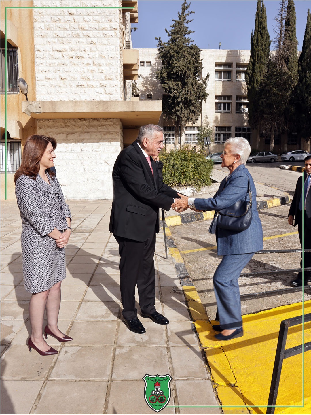 Madar Al-Saa Images 0.10039004373865978