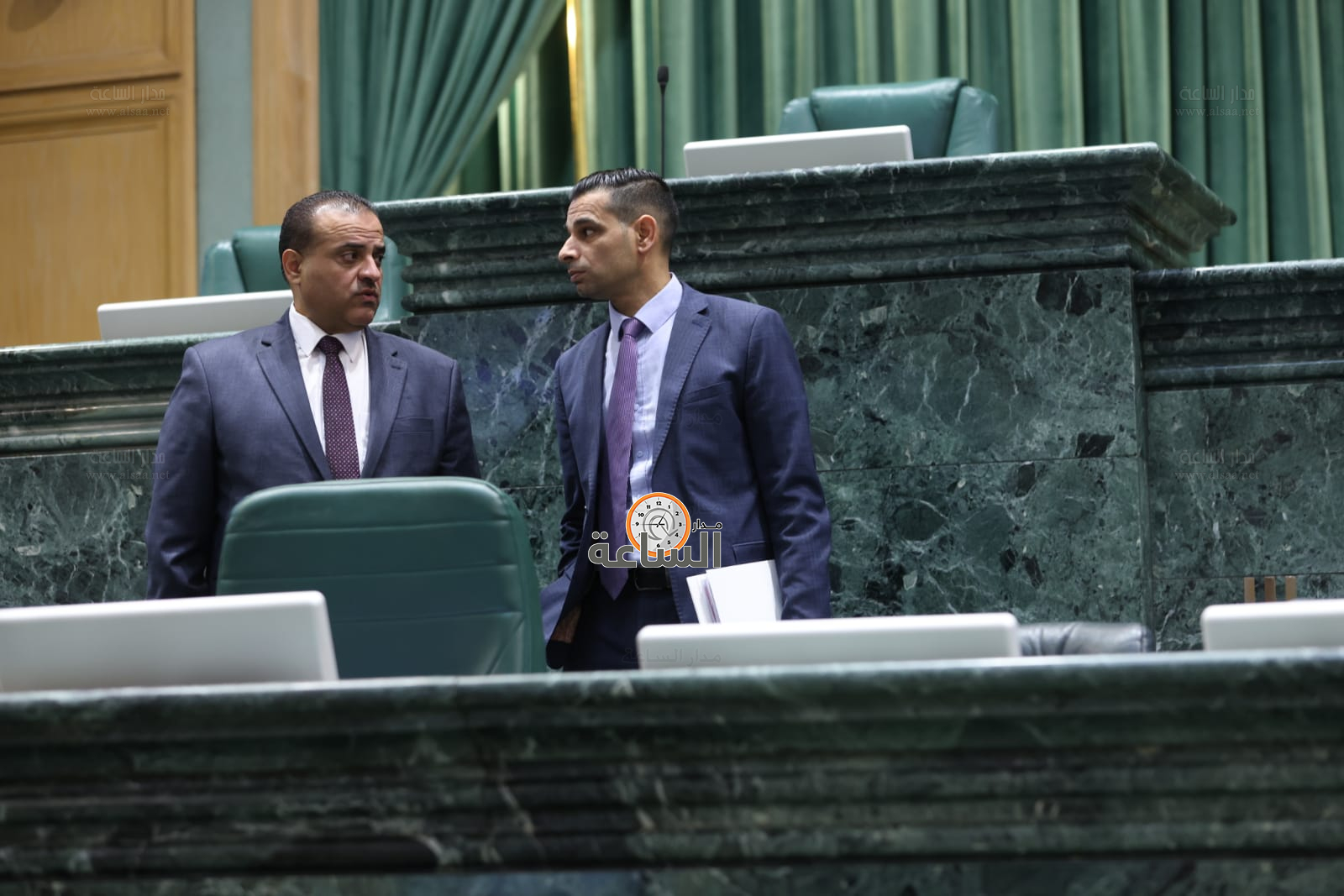 Madar Al-Saa Images 0.4511172372527229