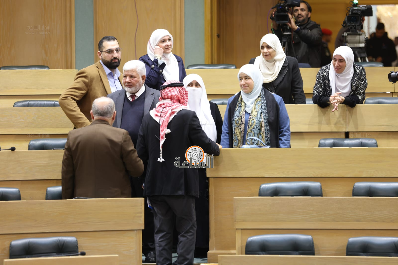 Madar Al-Saa Images 0.7885558384279399