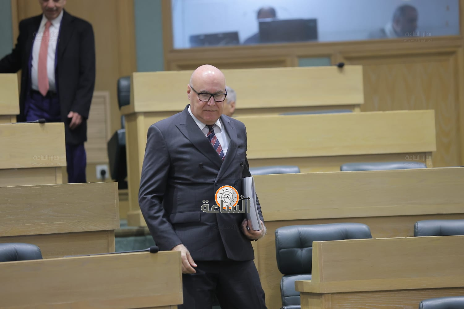 Madar Al-Saa Images 0.09845371495825106