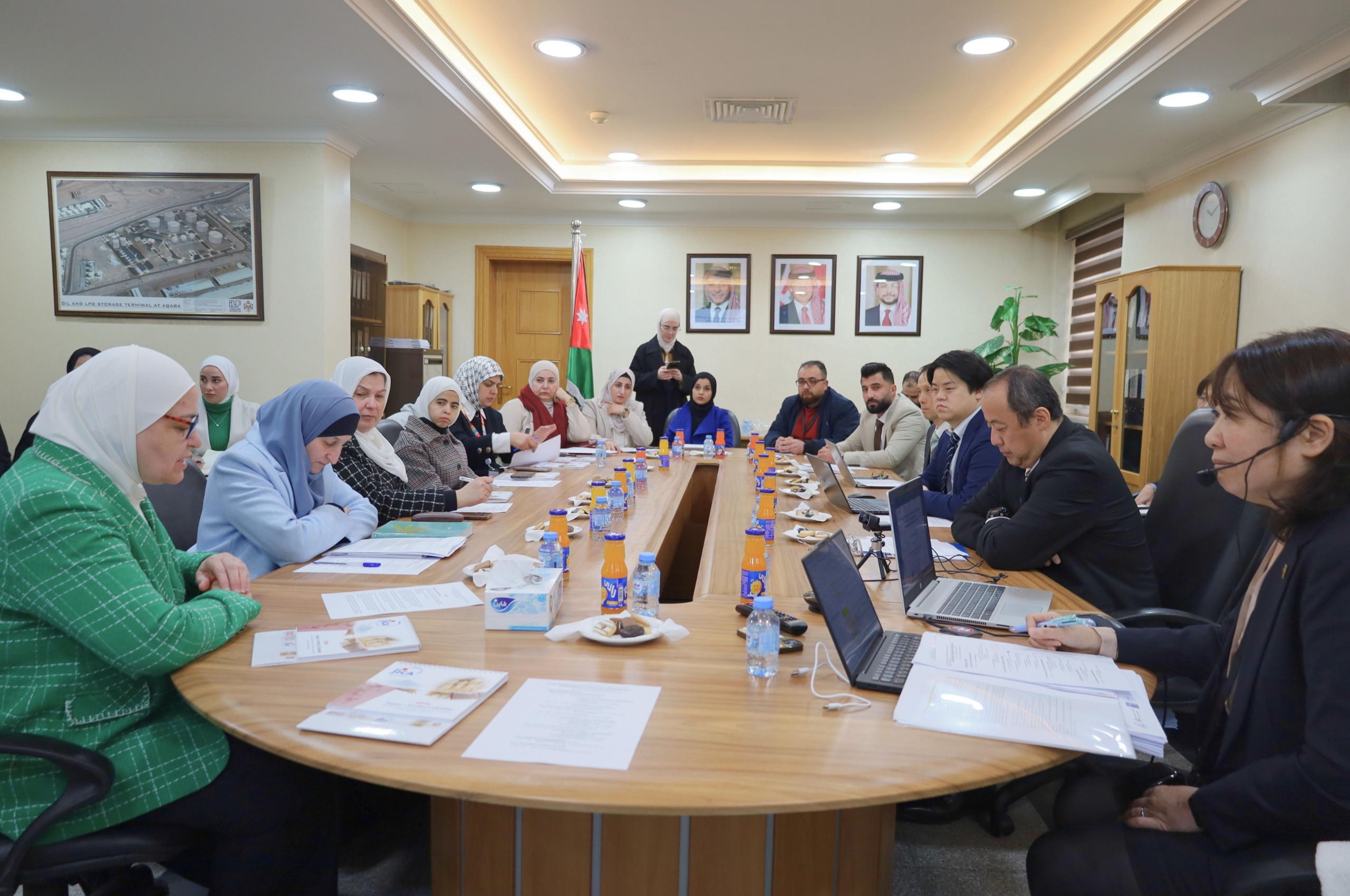 Madar Al-Saa Images 0.34930572889799816