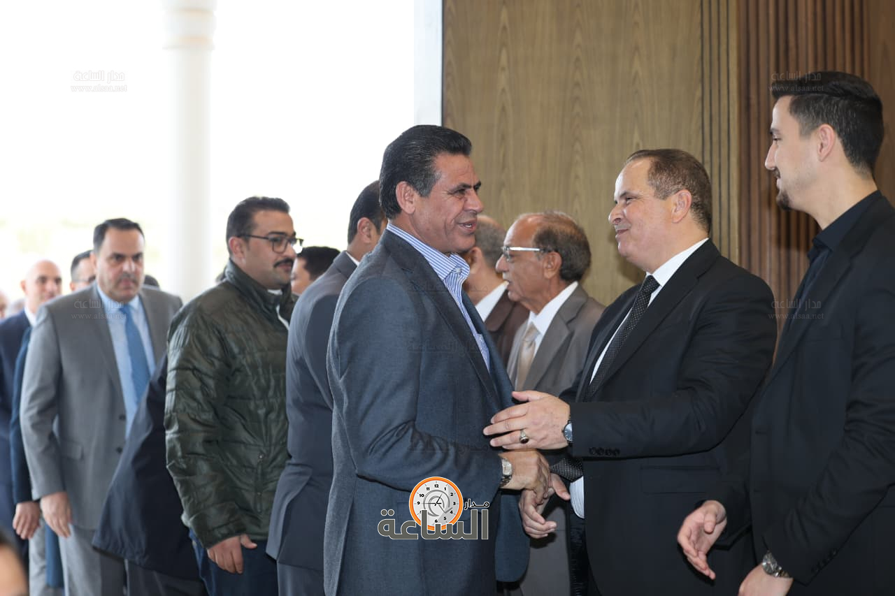 Madar Al-Saa Images 0.4819055226249872