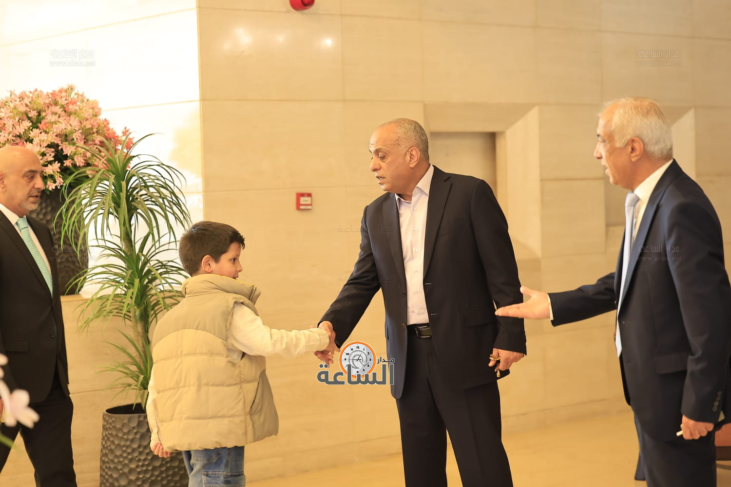 Madar Al-Saa Images 0.8477707273317805