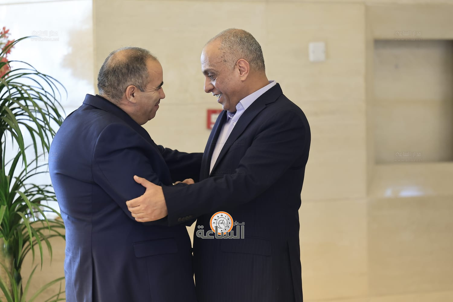 Madar Al-Saa Images 0.49933582279686284