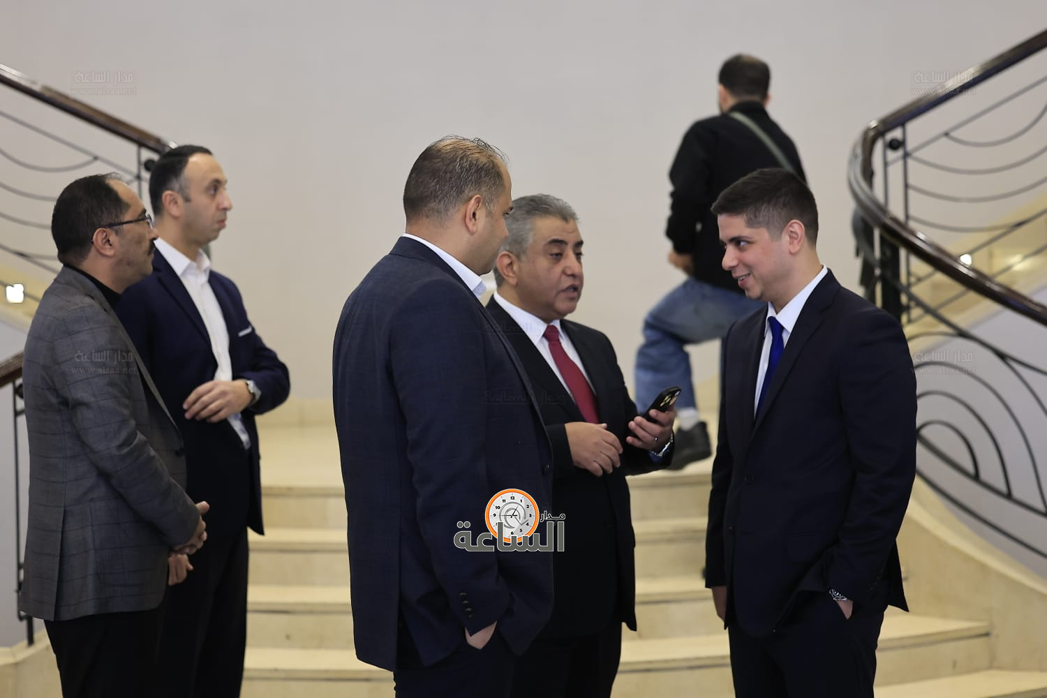 Madar Al-Saa Images 0.5689794283521358