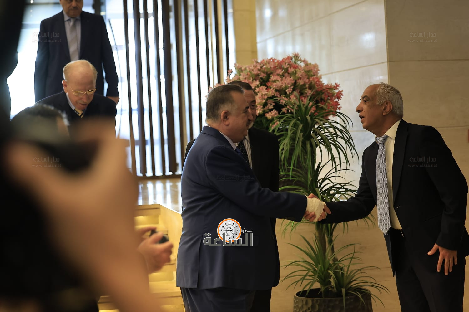 Madar Al-Saa Images 0.34711908944873004