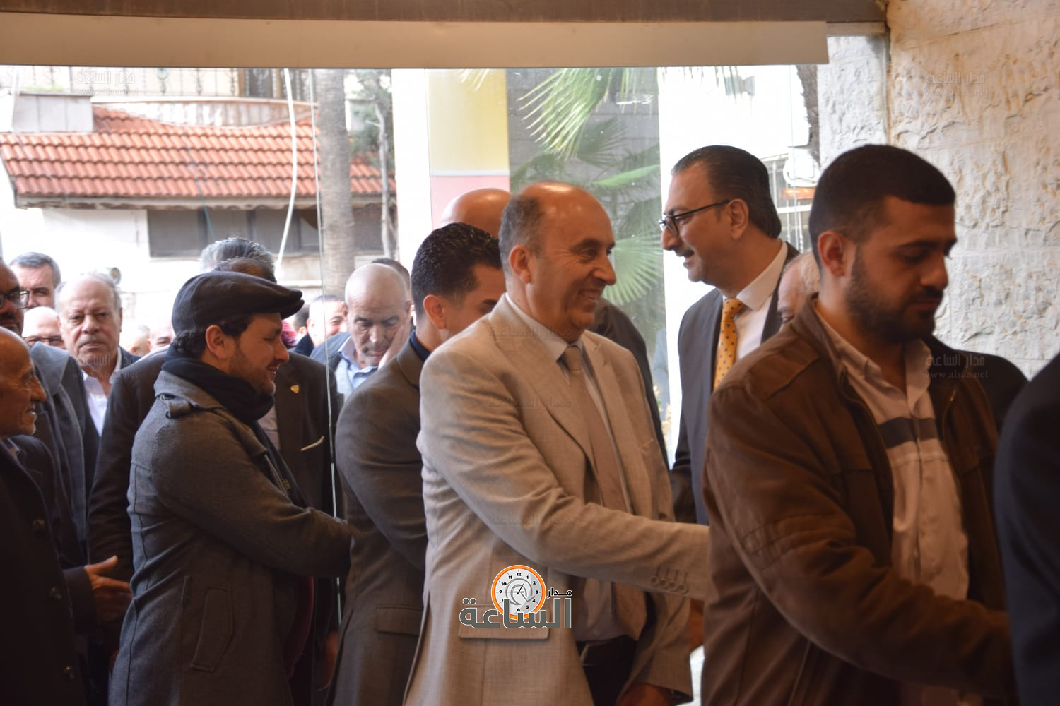 Madar Al-Saa Images 0.4405348053999889