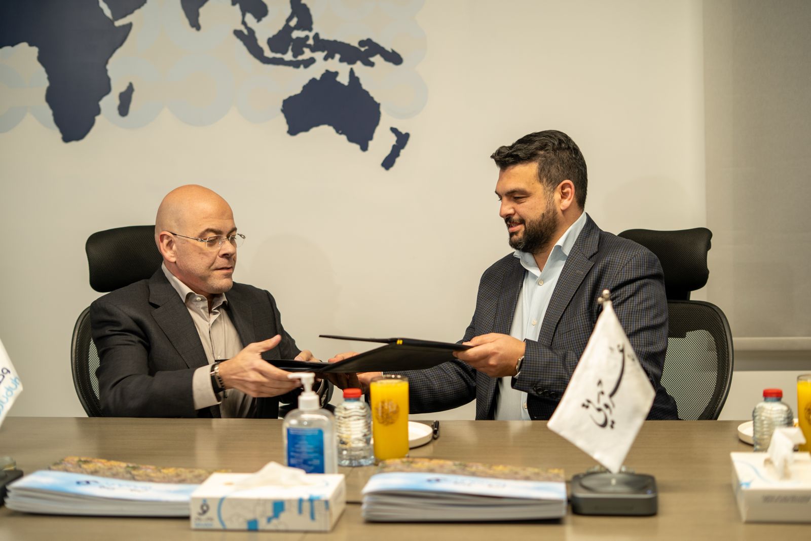 Madar Al-Saa Images 0.10591148691423857