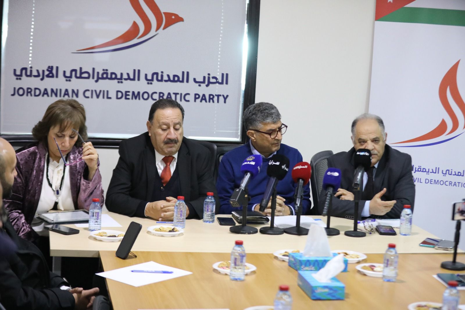 Madar Al-Saa Images 0.06686114196854054