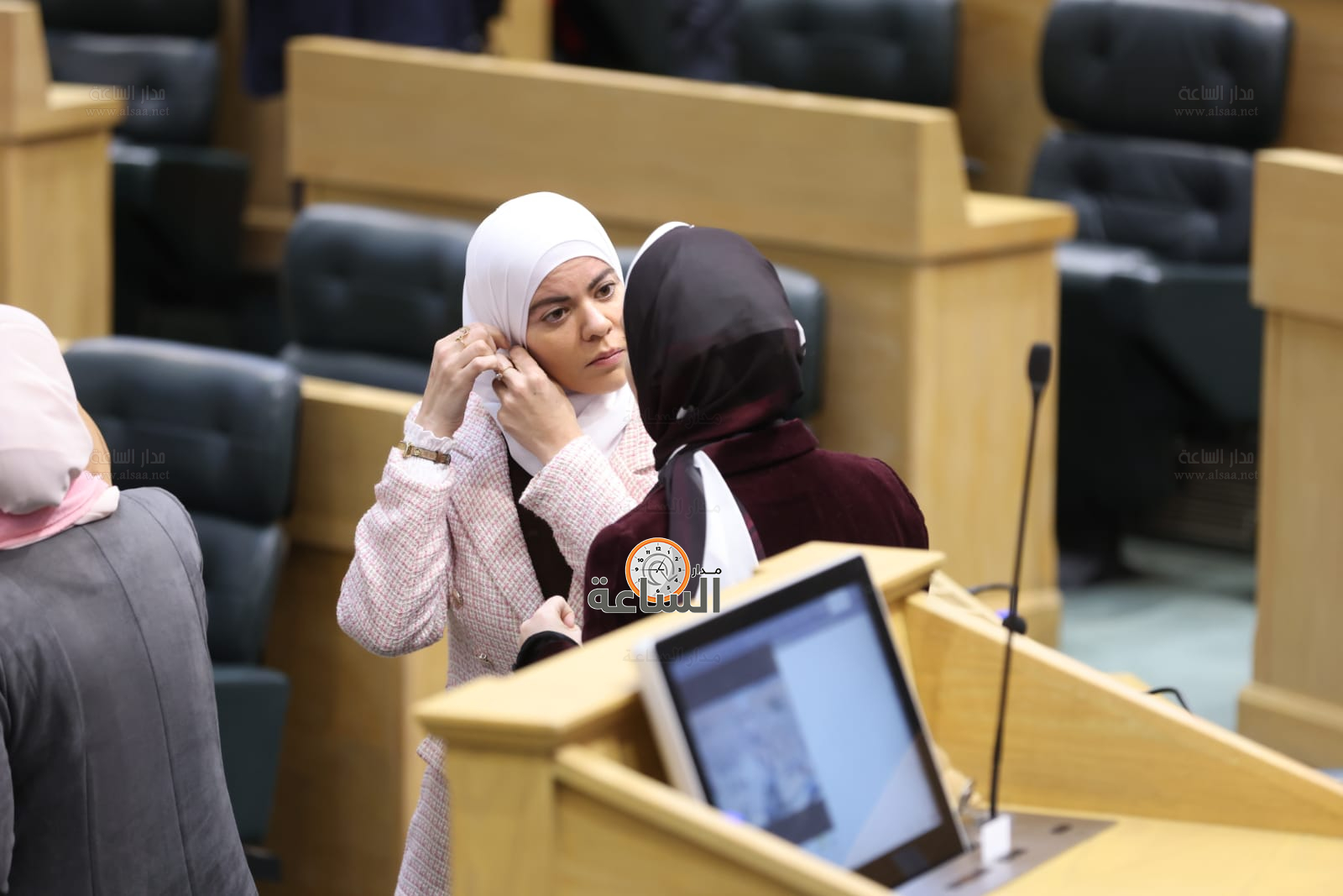 Madar Al-Saa Images 0.005700457432076034