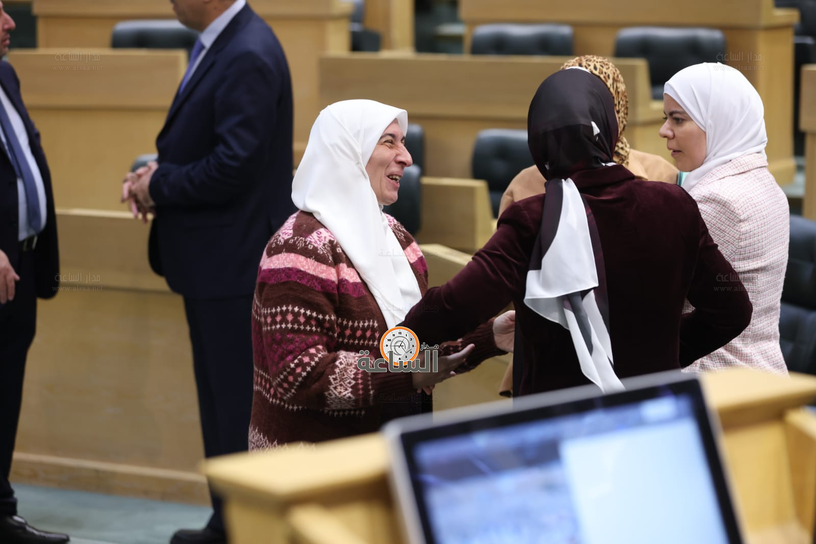 Madar Al-Saa Images 0.4597762830665918