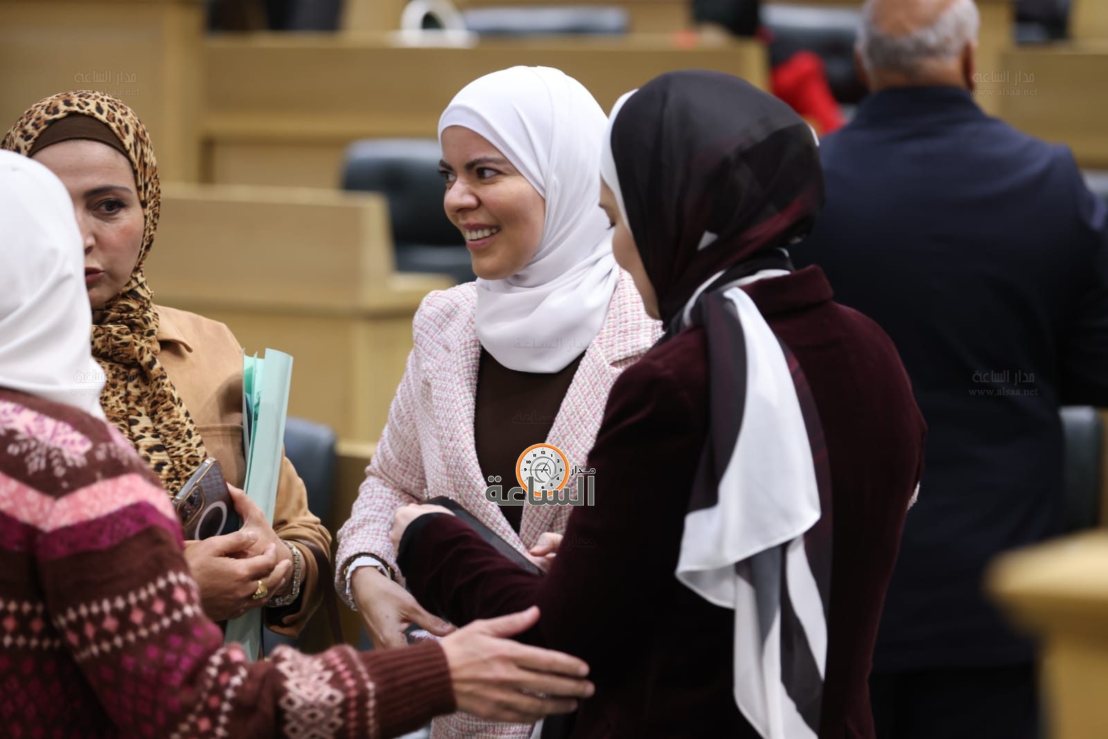 Madar Al-Saa Images 0.8603056992938701