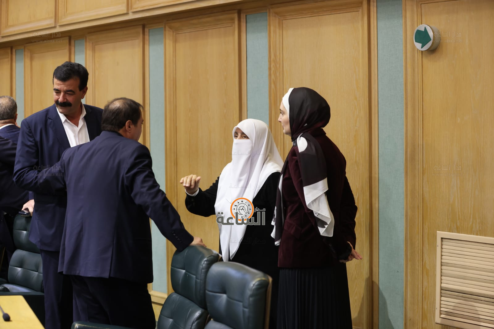 Madar Al-Saa Images 0.07842714745499813