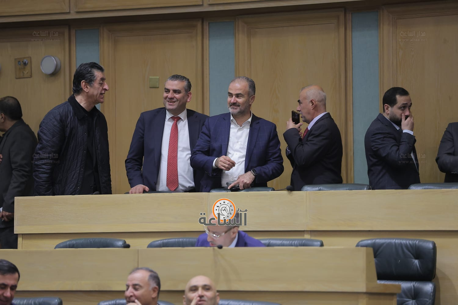 Madar Al-Saa Images 0.9440366383921729