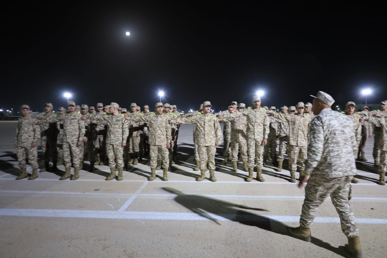 Madar Al-Saa Images 0.8422875832620368