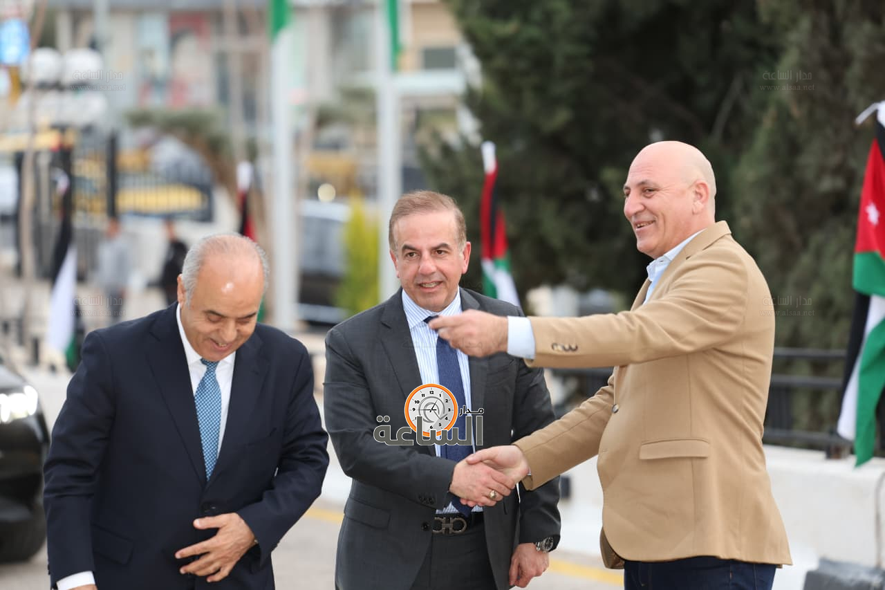 Madar Al-Saa Images 0.15908321033369965