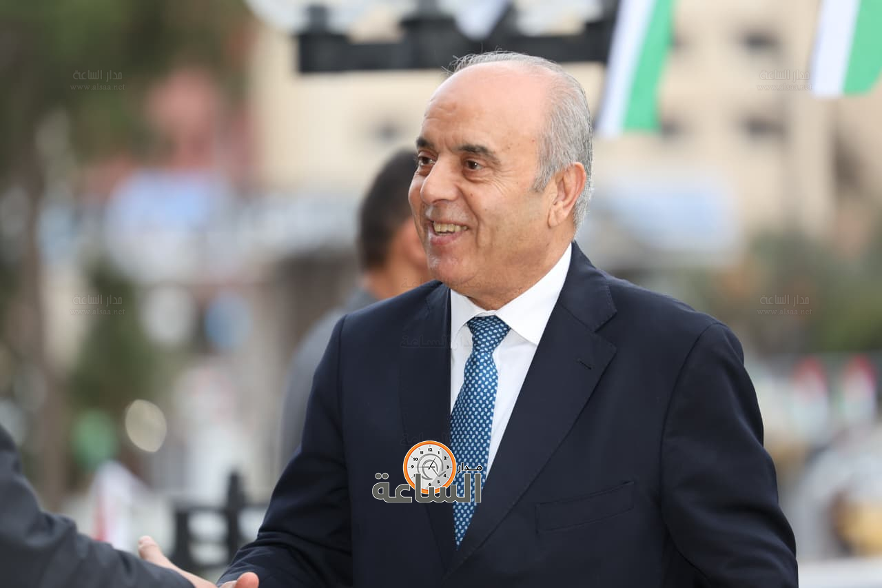 Madar Al-Saa Images 0.8252874623029686