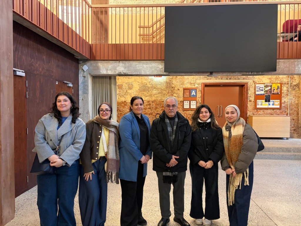 Madar Al-Saa Images 0.43472993251856407