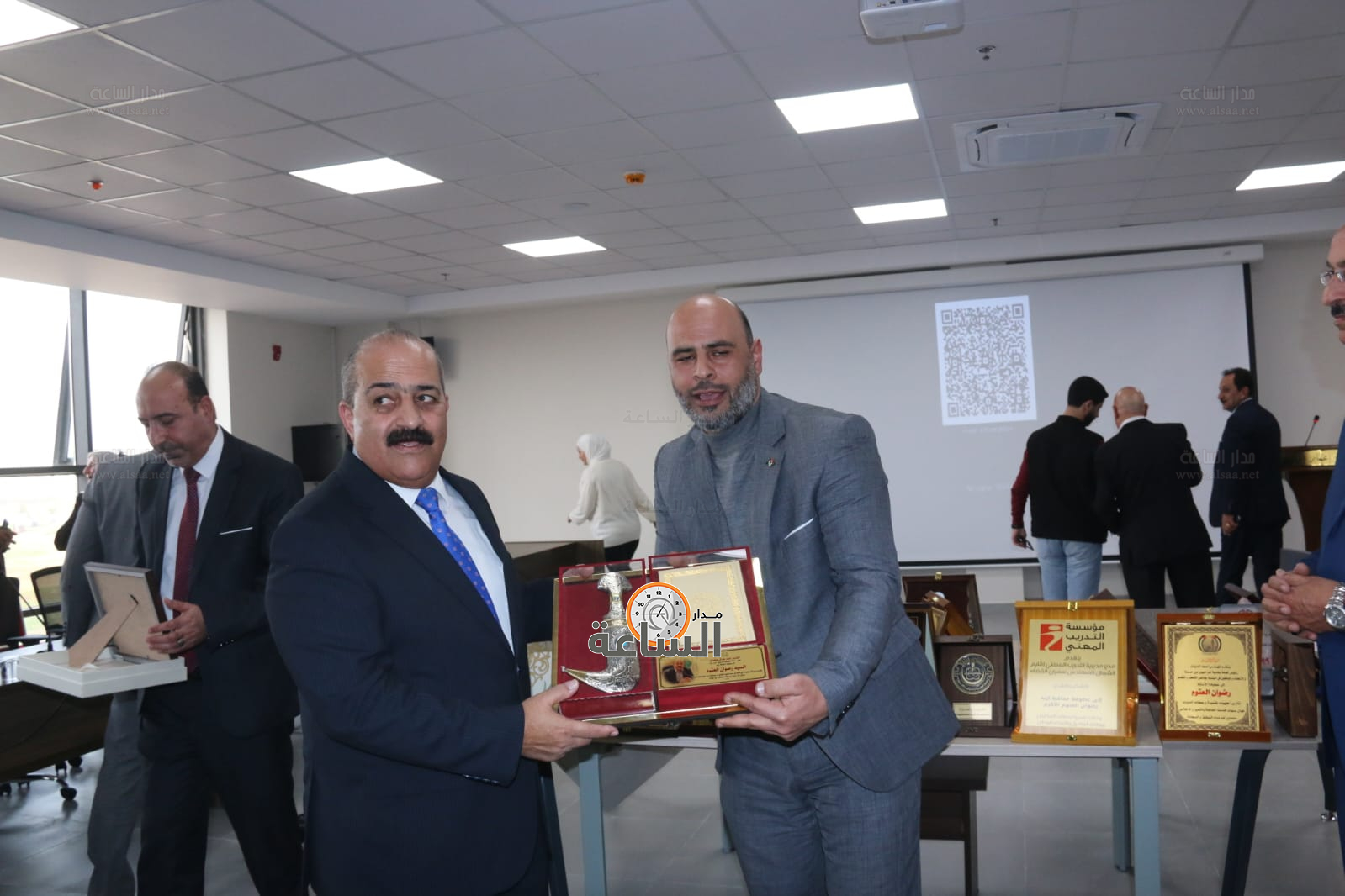 Madar Al-Saa Images 0.7539142260346803