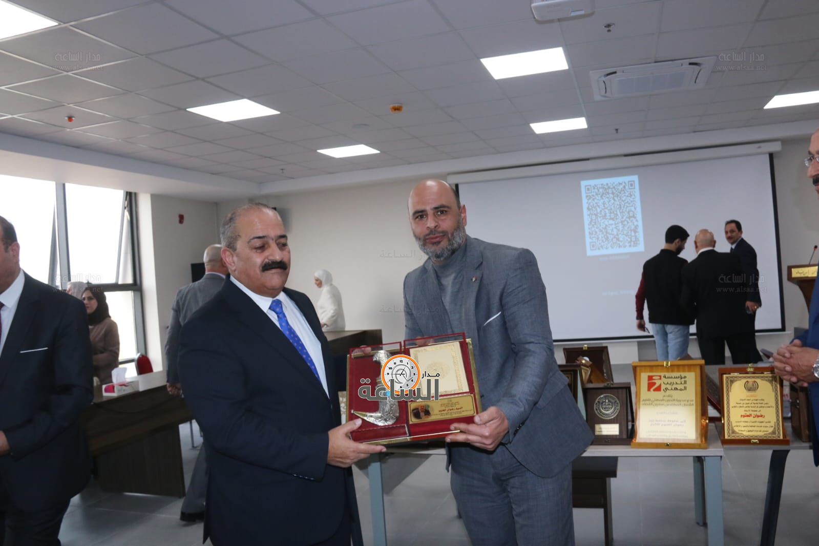 Madar Al-Saa Images 0.026864707410411914