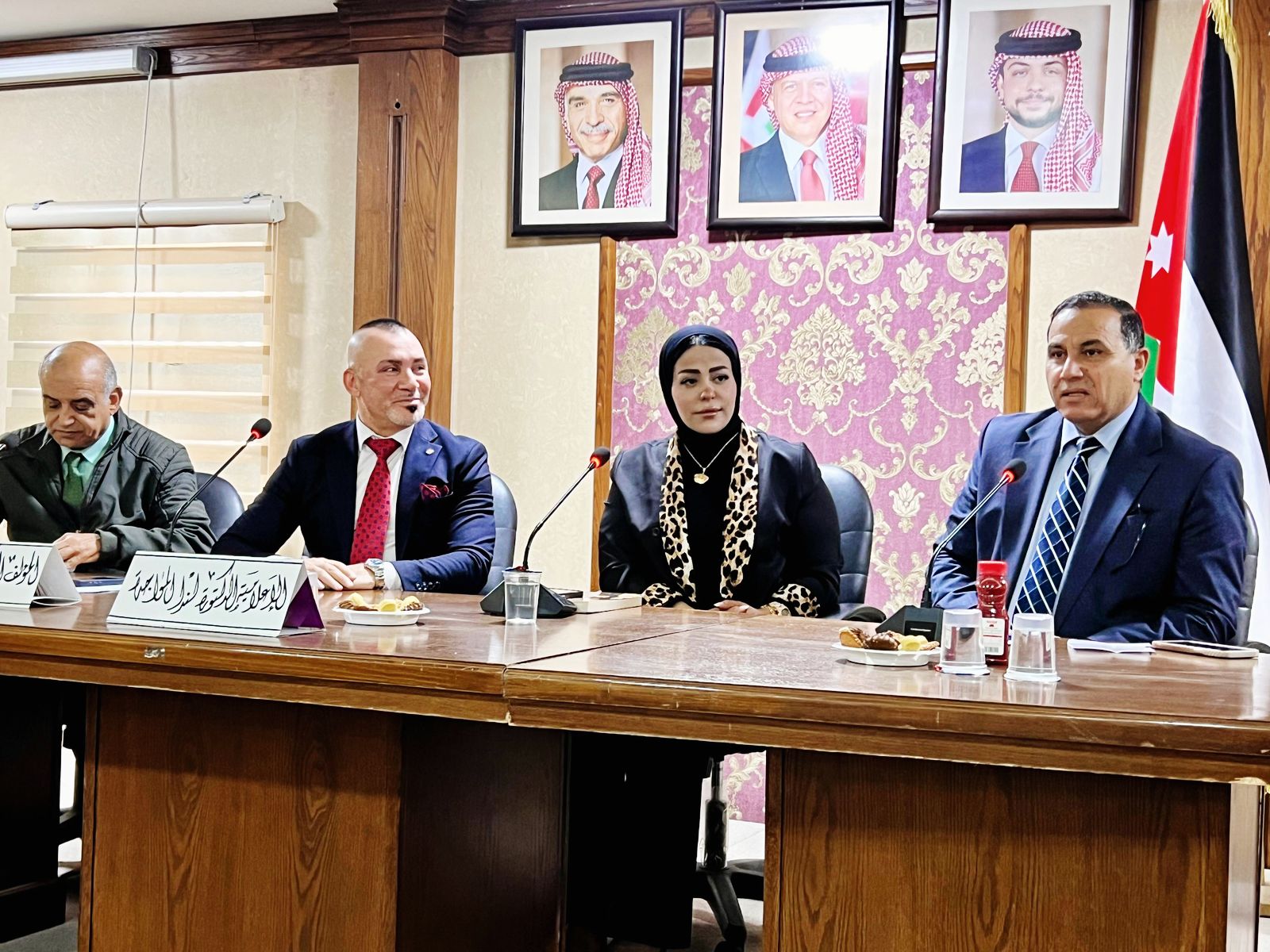 Madar Al-Saa Images 0.6495990137710218