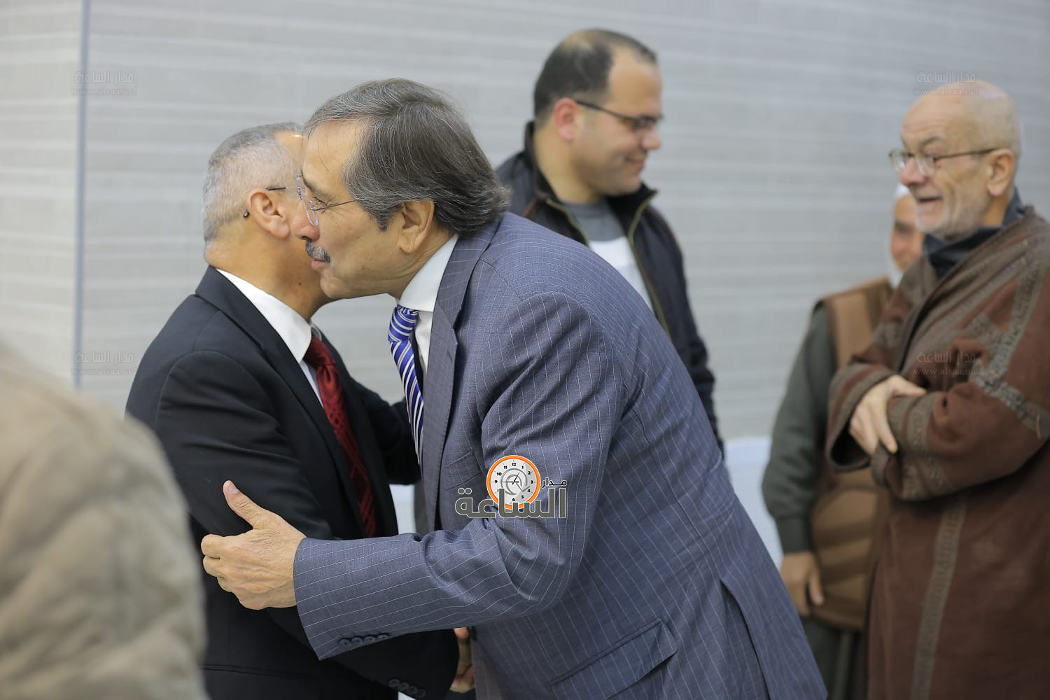 Madar Al-Saa Images 0.41690328437421376