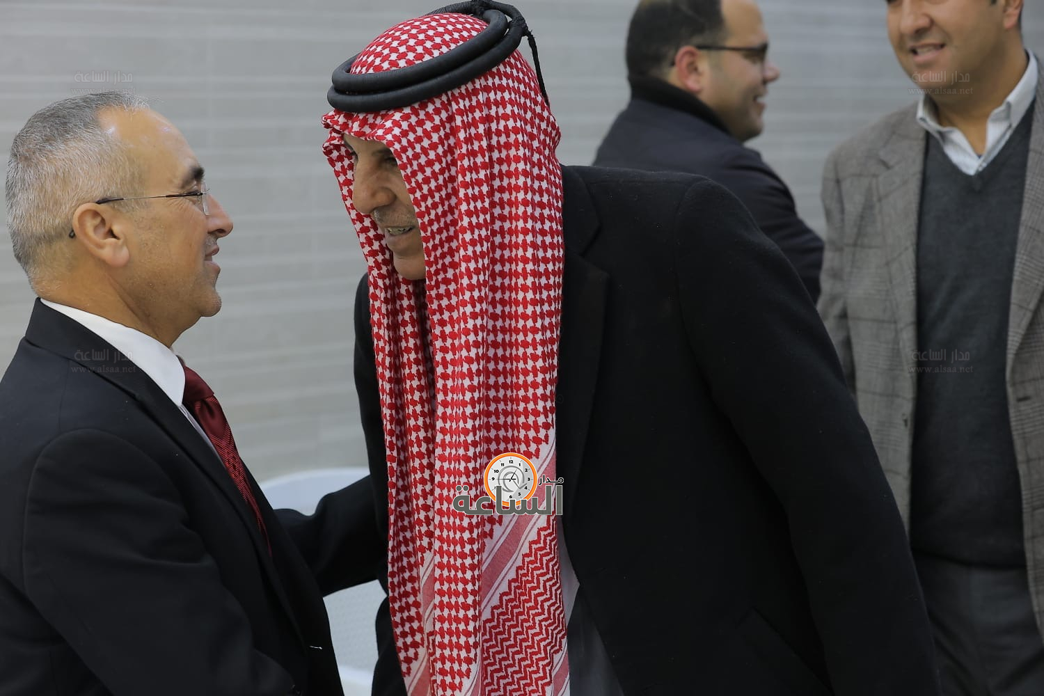 Madar Al-Saa Images 0.2549087891588615